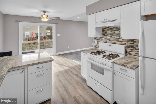 Building Photo - 2299 Memorial Ct