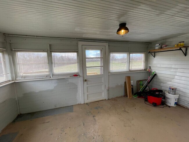 Building Photo - 555 Hopewell Rd
