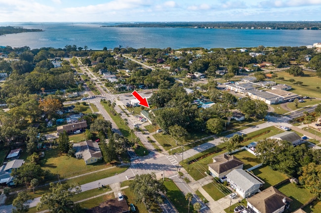 Building Photo - 406 S Bayview Blvd