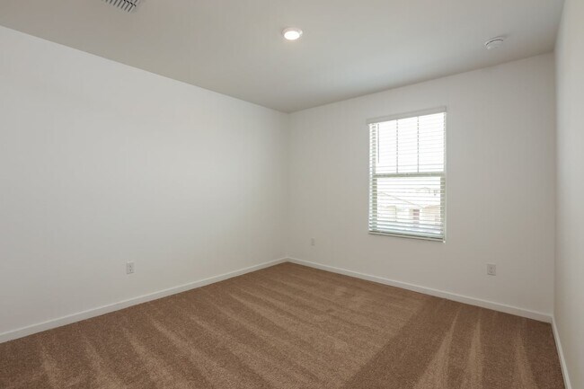 Building Photo - 7071 W Indian Clover Way