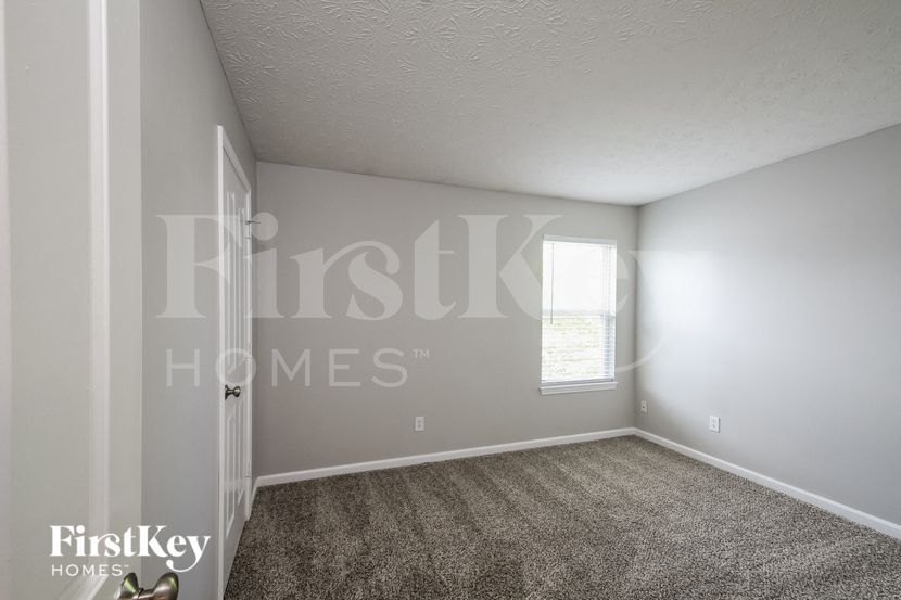 Building Photo - 6240 Eagle Lake Dr