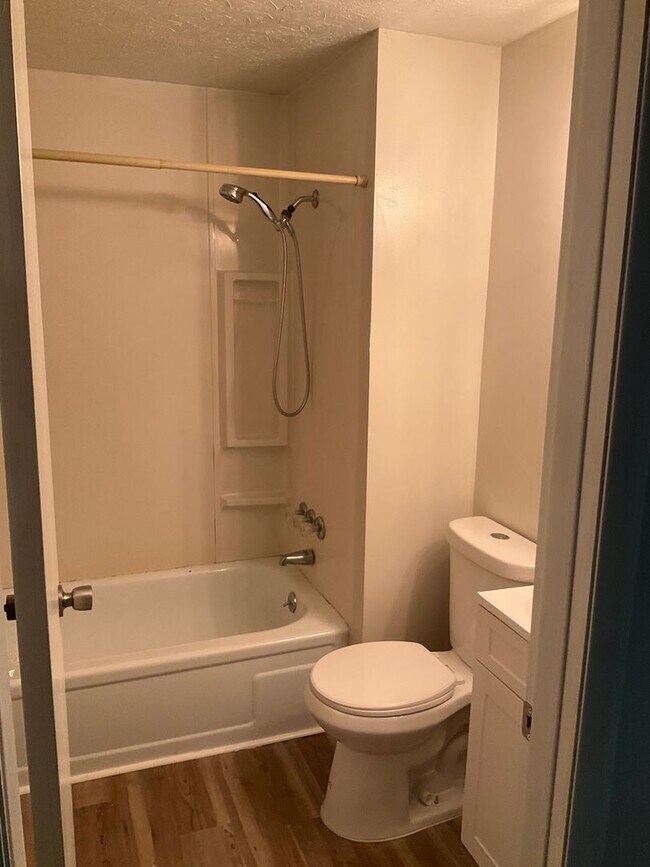 Building Photo - 3 Bed 2 Bath- Cannonsburg PA