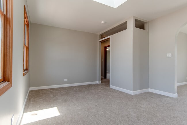 Building Photo - 301 Bohland Ave