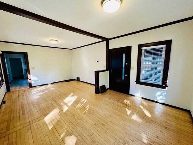 Building Photo - Charming 3-Bedroom Home in the Heart of So...