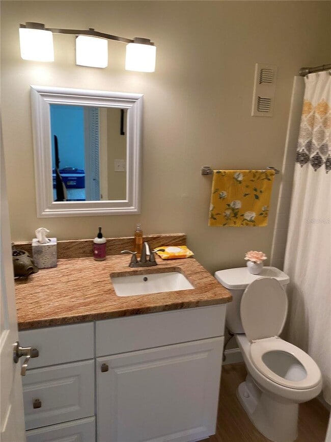 Building Photo - 1098 Villa Ln