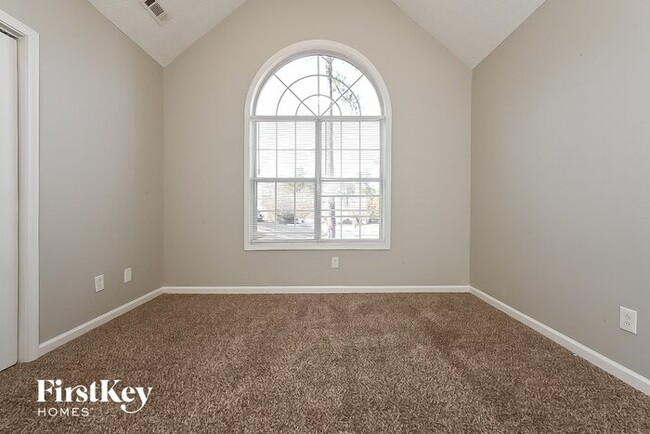 Building Photo - 617 Creekstone Ct