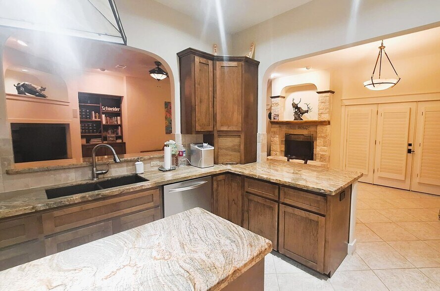 Building Photo - 130 Squires Dr