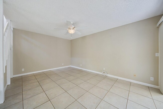 Building Photo - 110 Sherwood Cir