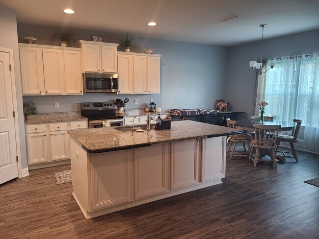 Building Photo - 317 Highbrook Rd