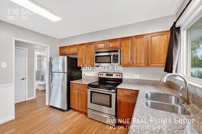 Building Photo - 130 Sally Dr