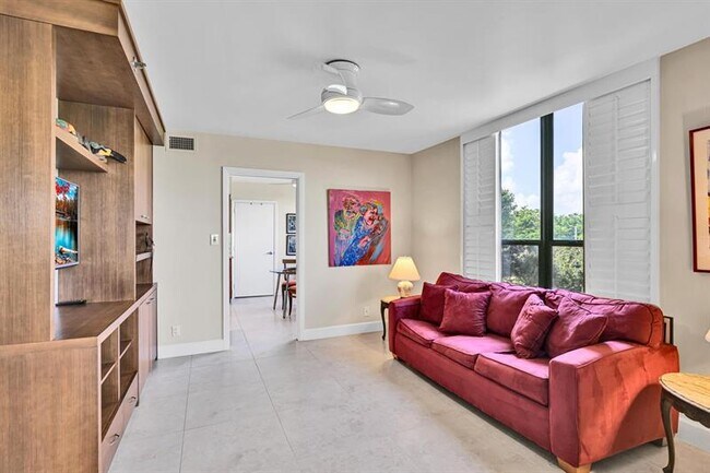 Building Photo - 7578 Regency Lake Dr