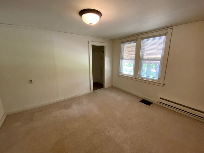 Building Photo - 780 Hillview Ave