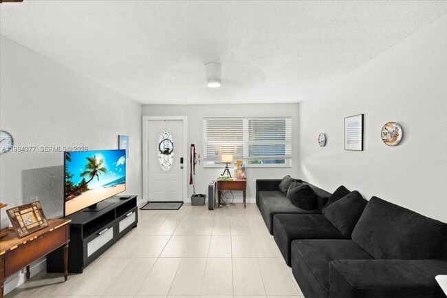 Building Photo - 620 SW 10th St