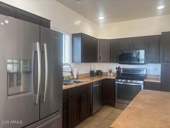 Building Photo - 1427 Cam Chavinda