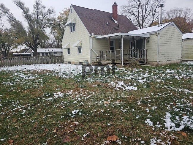 Building Photo - 7056 Caroline Ave