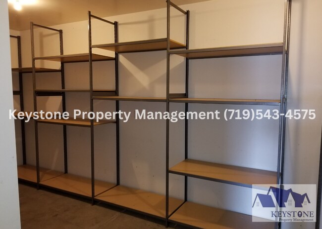 Building Photo - 886 S Dante Dr