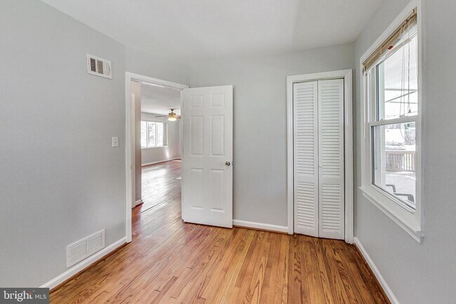 Building Photo - 6641 Barrett Rd