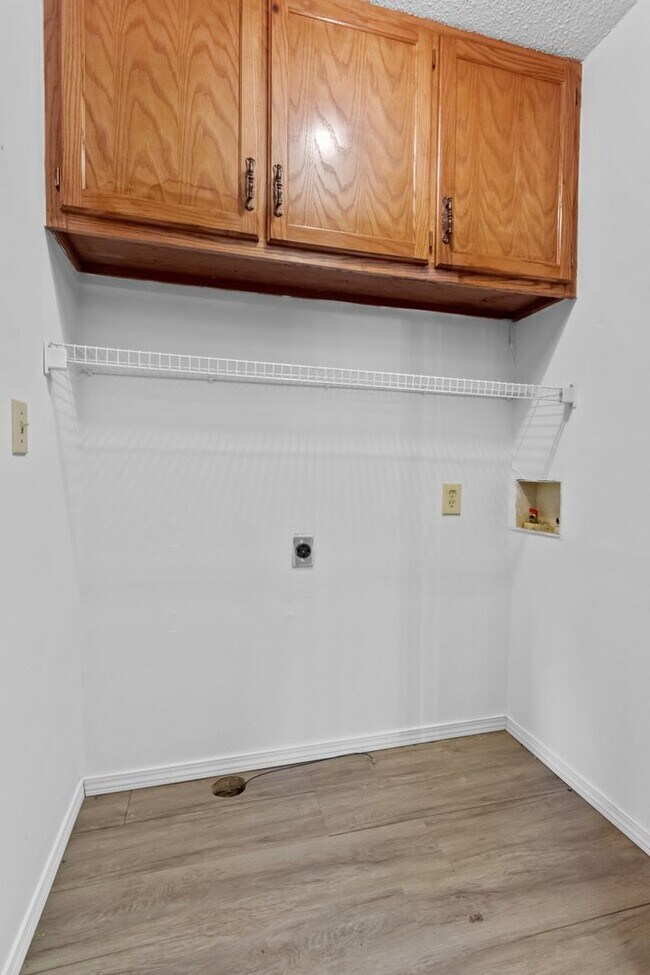 Building Photo - 12405 Bethel Blacktop Rd