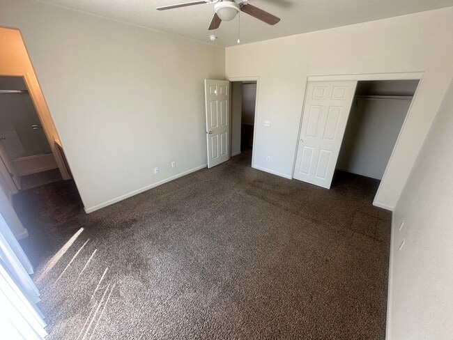 Building Photo - Four Bedroom Home For Rent!!