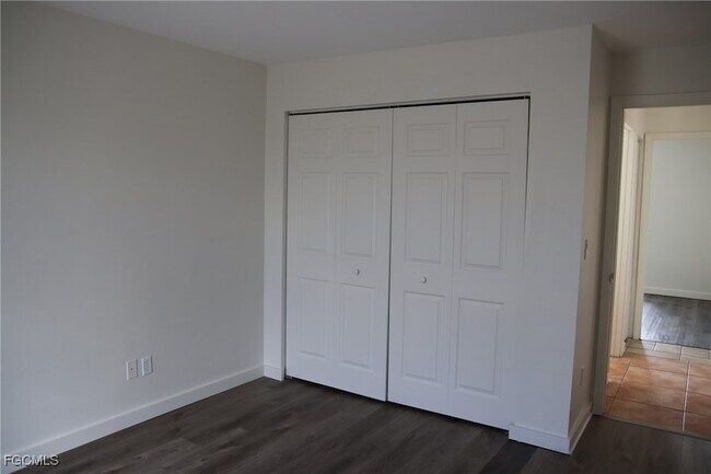 Building Photo - 320 Harry Ave S