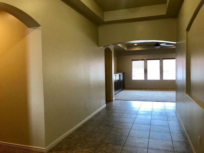 Building Photo - **Beautiful Little Valley Home**