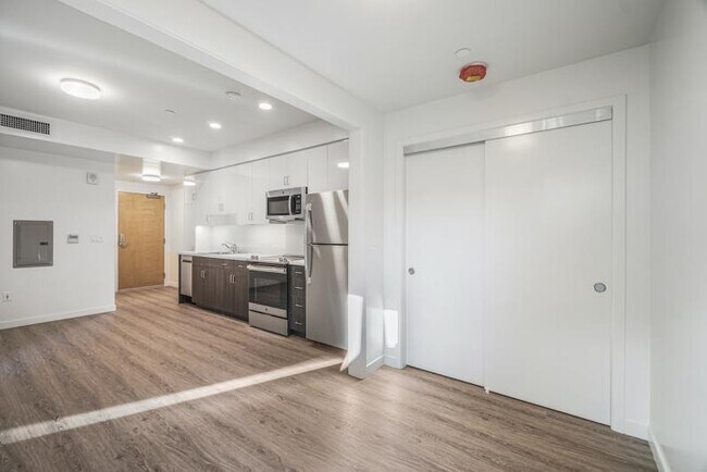 Building Photo - 2124 Bancroft Way