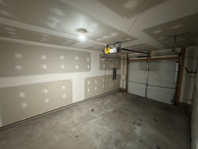 Building Photo - 172 Drexel Ct