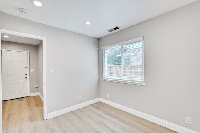 Building Photo - FOR RENT – Beautifully Updated 4 Bed / 3 Bath Home in Prime Santa Clara Location (NVIDIA)