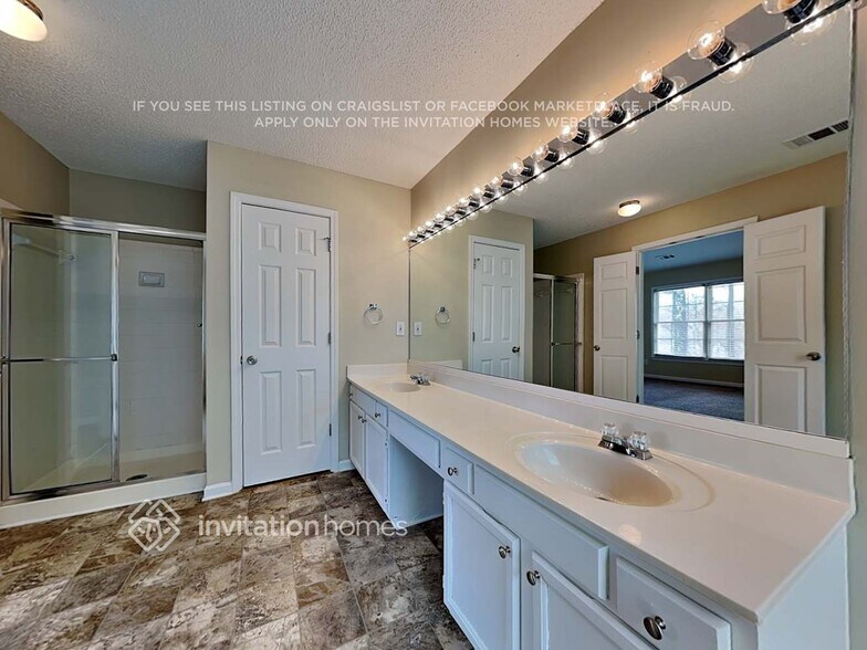 Building Photo - 630 Rosedown Way