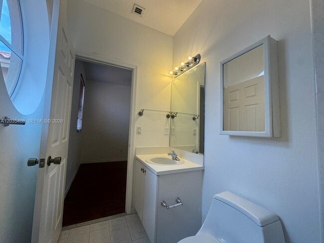 Building Photo - 4941 Tradewinds Ter