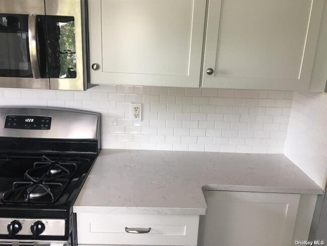 Building Photo - 15 Reed Dr