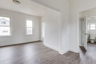 Building Photo - 440 Hays Ave