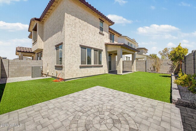 Building Photo - 3361 S 179th Dr