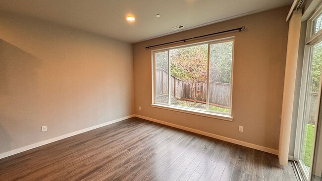 Building Photo - 4 bedroom 2.5 bath house in Auburn