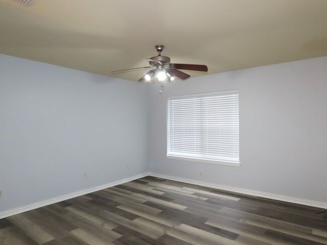 Building Photo - Coming Soon!! South Tyler, Stunning 4 Bedroom. 3.5 Downstairs Master Suite!!