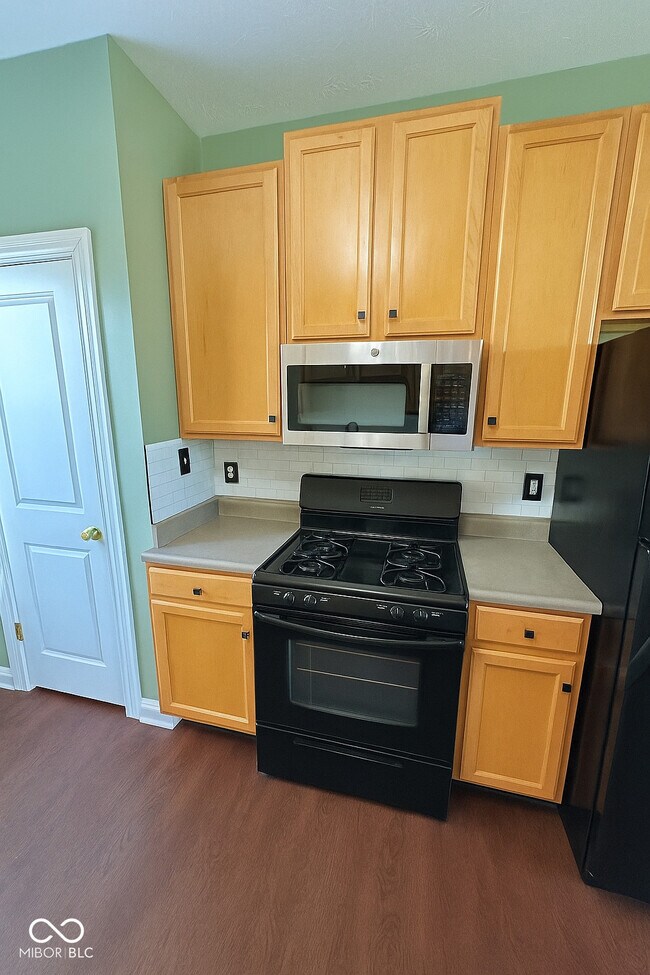 Building Photo - 549 N Belmont Ave