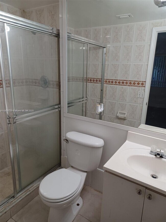 Building Photo - 2 bedroom in North Miami FL 33162