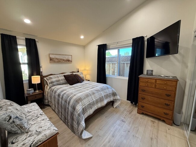 Building Photo - Newer Beautifully Furnished Single Story ADU Includes All Basic Utilities and WiFI