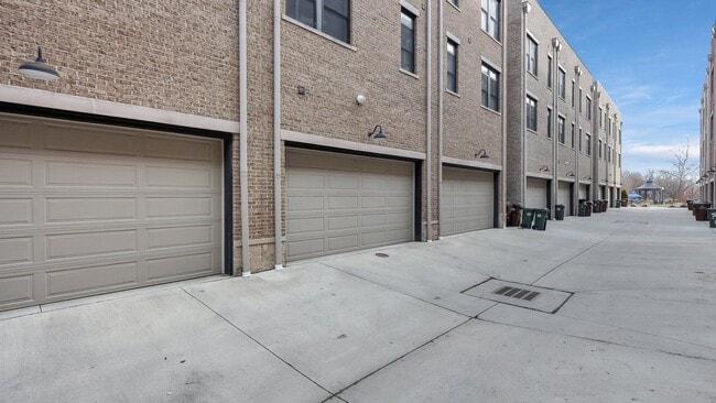 Building Photo - 1061 Harrison Park Pl