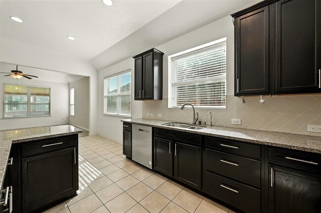 Building Photo - 9219 Gilbert Hollow Dr