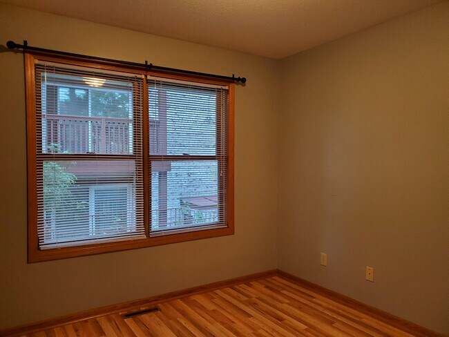 Building Photo - Elliot Park Minneapolis, Stand Alone House, Updated and Eco-friendly
