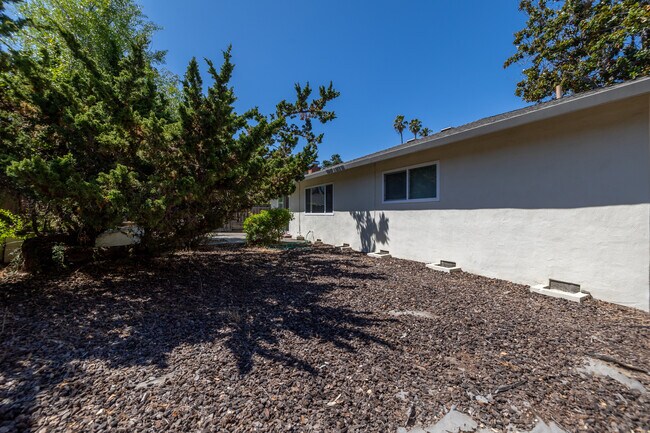 Building Photo - 1416 Petal Way