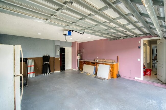 Building Photo - 6715 NW Pinson Ct