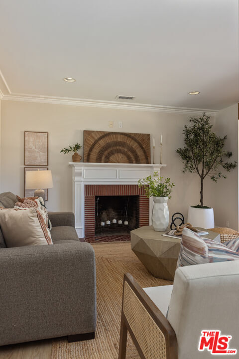 Building Photo - 3544 Gardenia Ave