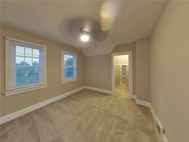 Building Photo - 2322 NE Stinson Pkwy