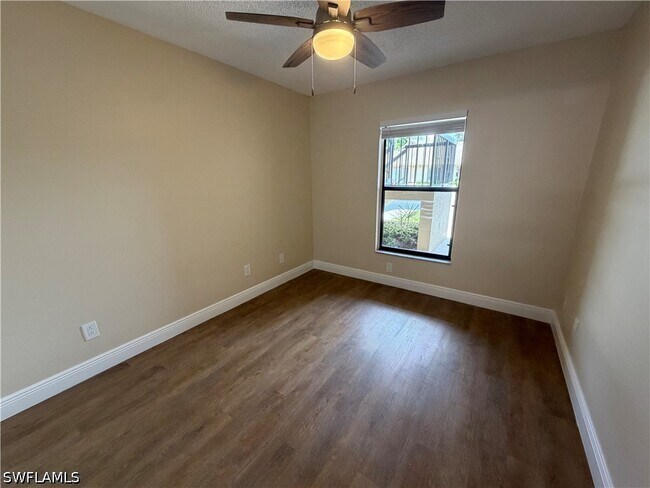 Building Photo - 5321 Summerlin Rd