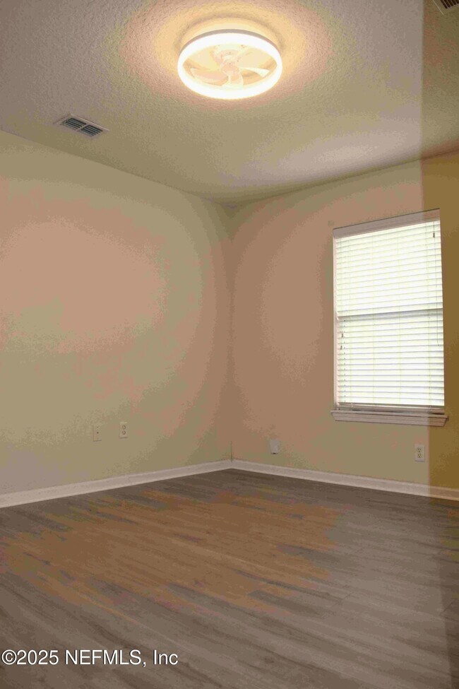 Building Photo - 9338 Prosperity Lake Dr