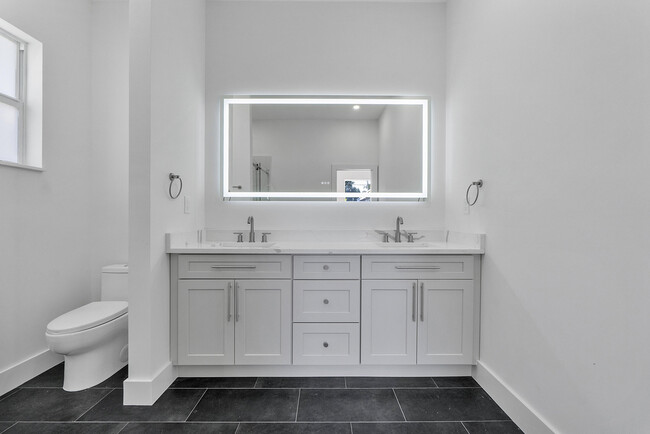 Building Photo - 1579 W 16th St