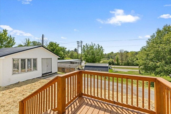 Building Photo - 2337 Weaver Pike