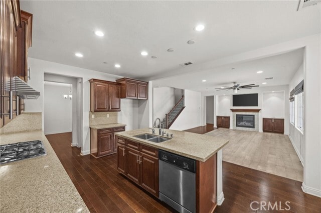 Building Photo - 6894 Tourmaline Dr